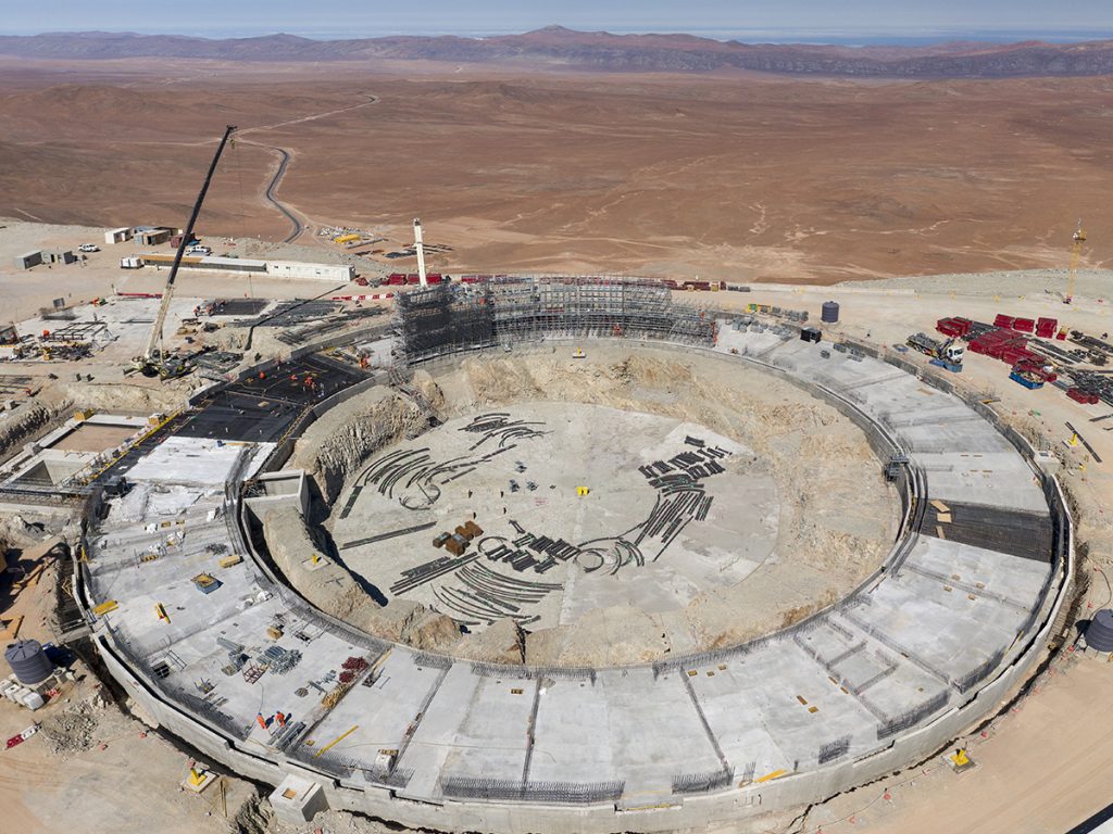 ELT - Extremely Large Telescope - B